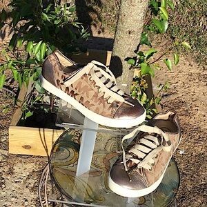Michael Michael Kors Lace-Up Brown Bronze Toe Block City Sneakers